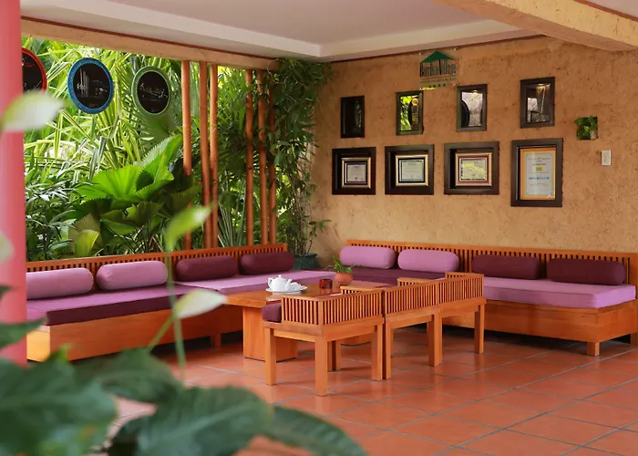 Bamboo Village & 4*