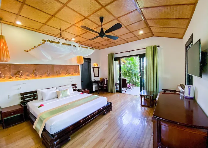 Resort Bamboo Village & 4*